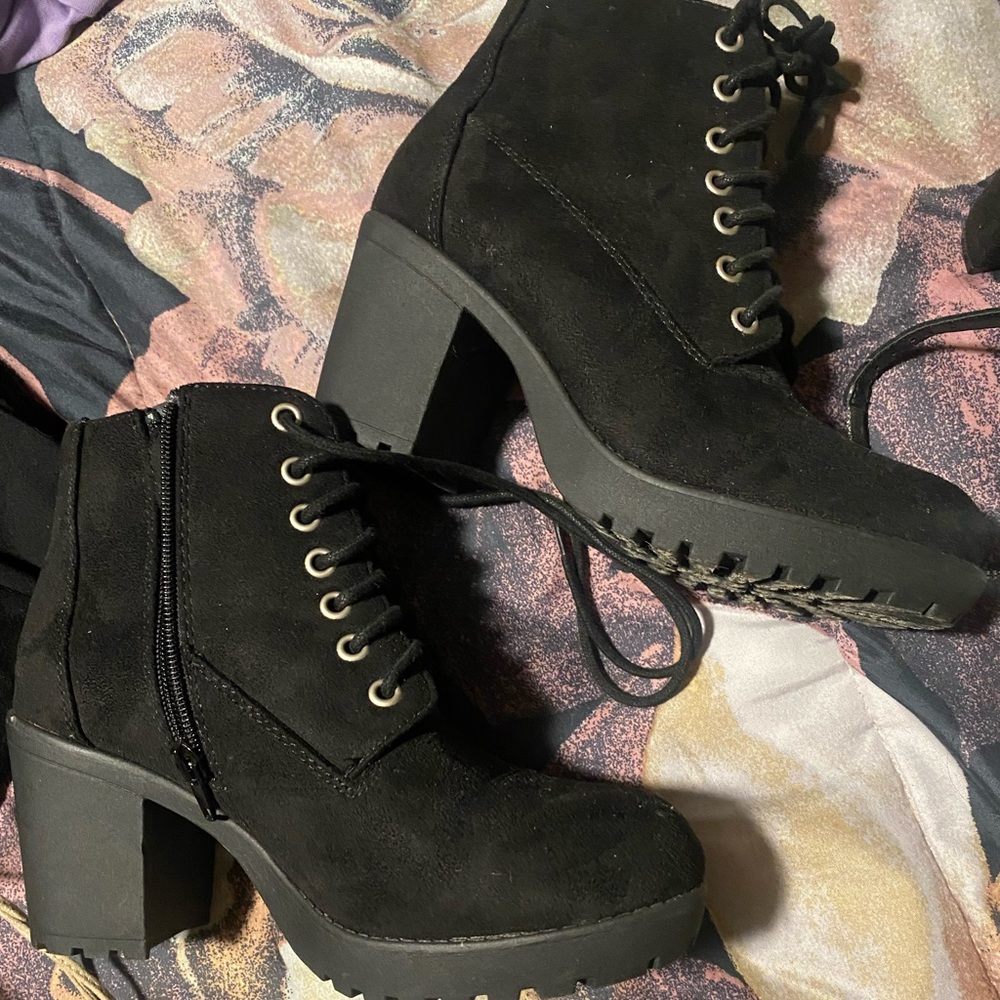 Suede boots !
